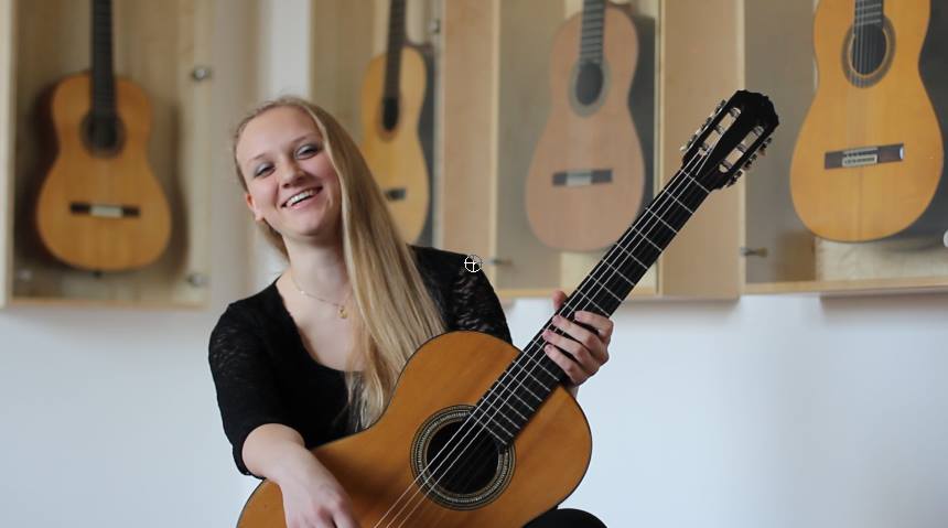 julia trintschuk guitar