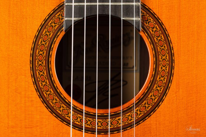 Classical guitar José Ramirez 1988 15